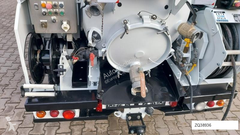 Utilaje pentru drumuri Land Rover RIVARD Bora