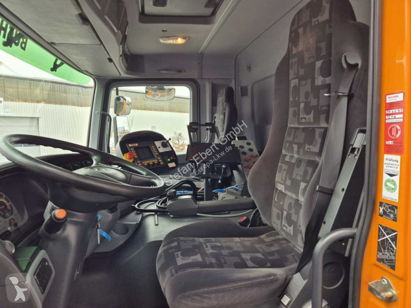 Silniční stroje Mercedes 2032 A 4x4 Bucher STKF...
