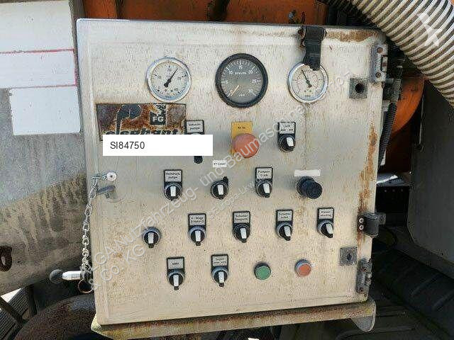 Vägmaskiner MAN FDLC 6x4, Saug- u. Spülaufbau,...