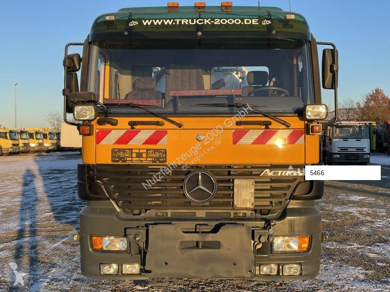 آلة لصيانة الطرق Mercedes