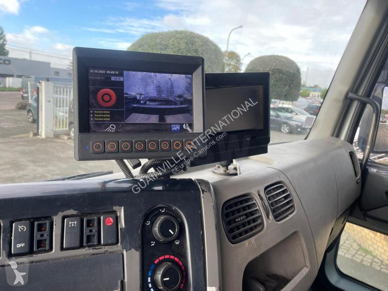 آلة لصيانة الطرق Renault 310.19 DXI