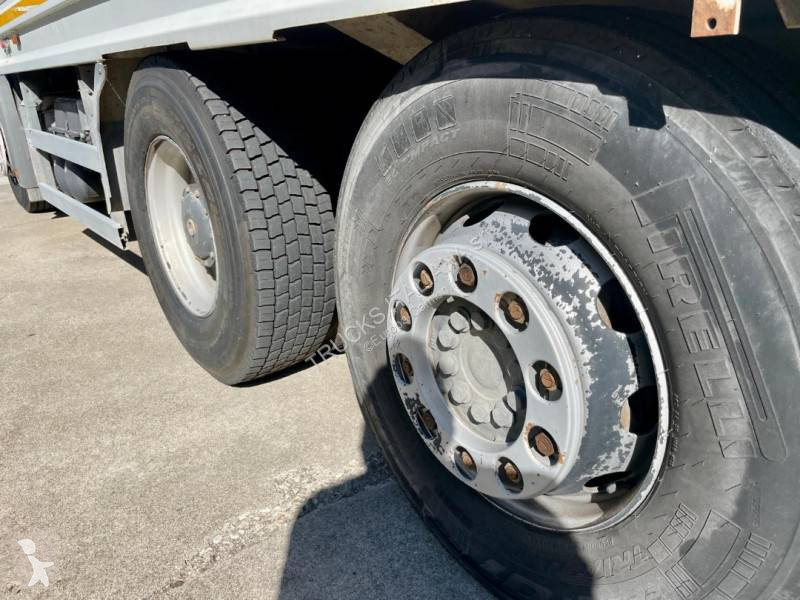 Veicolo per la pulizia delle strade Mercedes