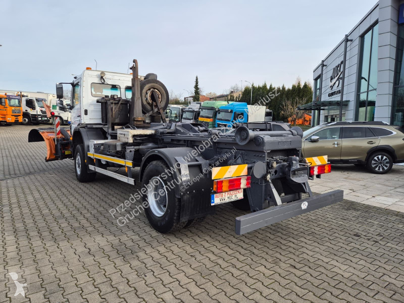 Пътнопочистваща техника Mercedes Axor 1833 4X4...