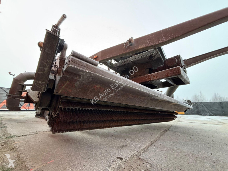 آلة لصيانة الطرق  P17FV BROOM / BLOWER / 3053...