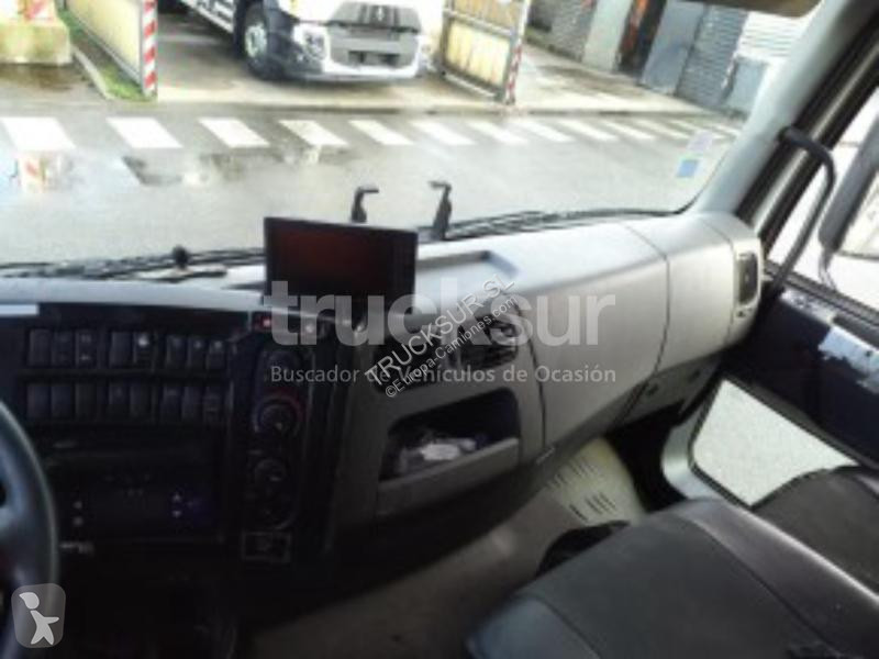 آلة لصيانة الطرق Renault ejes 6x2*4 D320.26...