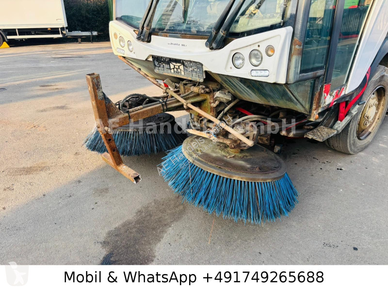 Engin de voirie  Johnston Bucher C401 Sweeper *