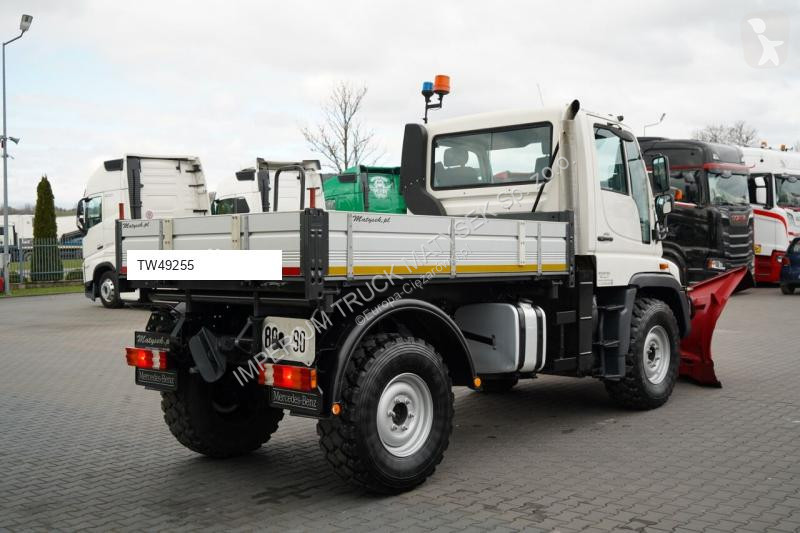 Útfenntartó-és-karbantartógép Mercedes UNIMOG...