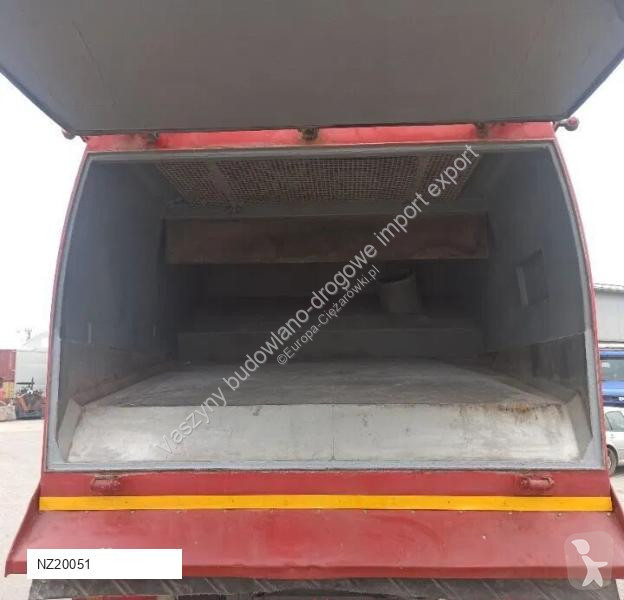 آلة لصيانة الطرق Scania 94 D