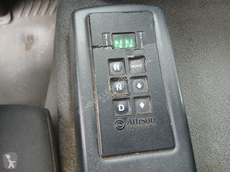 آلة لصيانة الطرق Renault 310 DXI