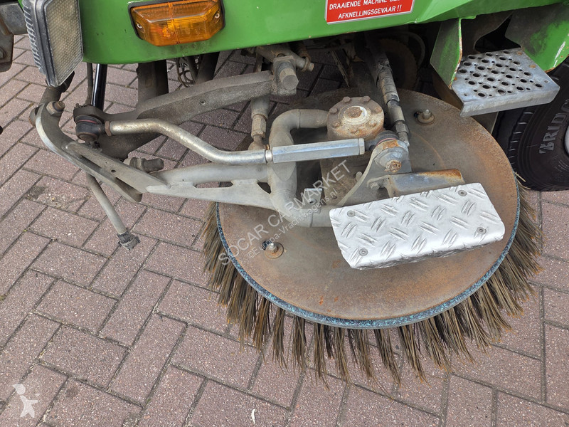آلة لصيانة الطرق Ravo 580 Sweeper, third arm,...