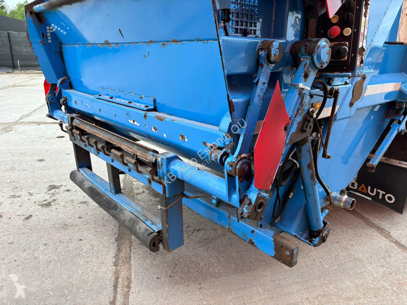 آلة لصيانة الطرق Volvo 410 6x2*4 JOAB ANACONDA...