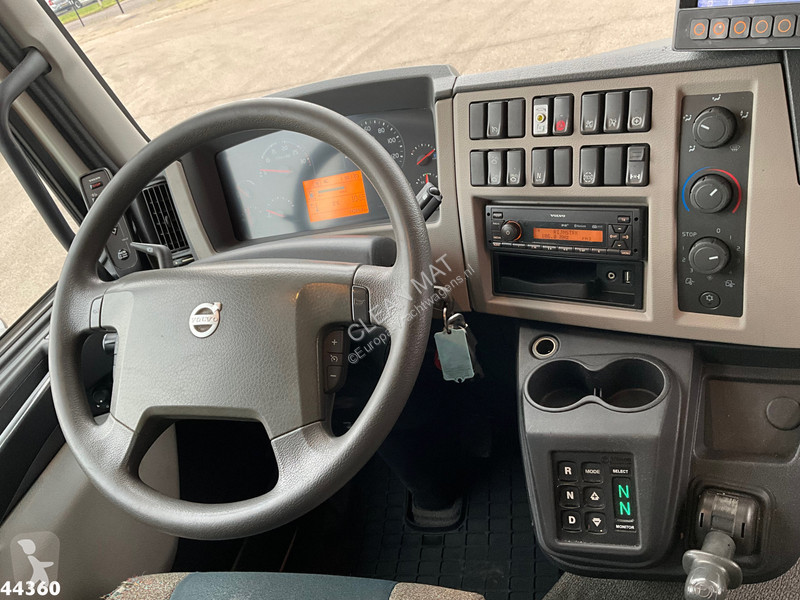 آلة لصيانة الطرق Volvo 250 Euro 6 Geesink 11m³