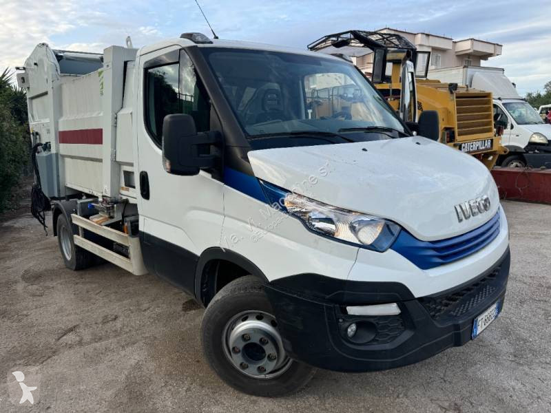 آلة لصيانة الطرق Iveco