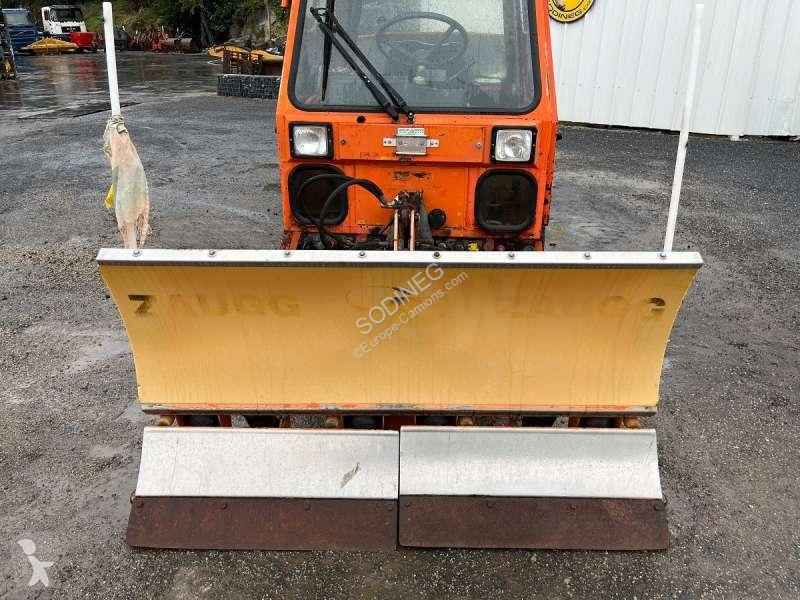 آلة لصيانة الطرق Holder  C5000 TURBO