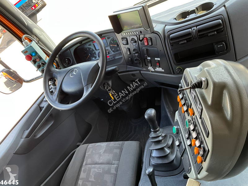 آلة لصيانة الطرق Mercedes 1324 Johnston VT 650...