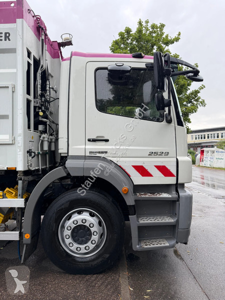 Engin de voirie Mercedes 2529 6 Stück Müllwagen...
