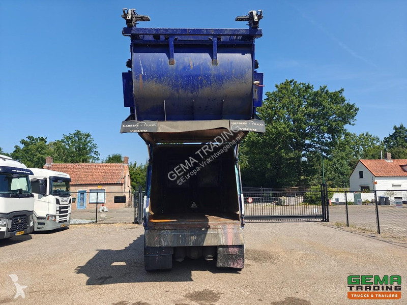 آلة لصيانة الطرق Volvo 250 6x2/4 DayCab...