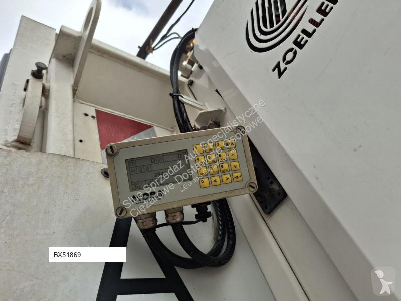 آلة لصيانة الطرق Mercedes press 522 Zoeller