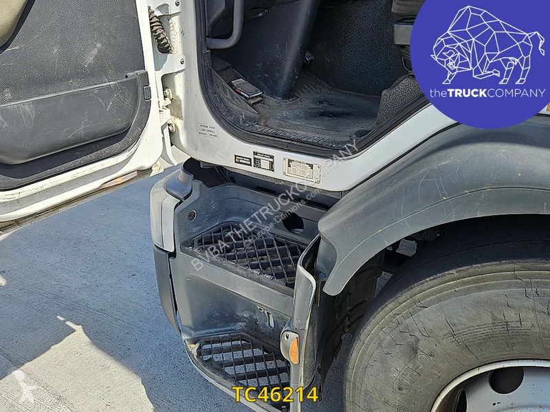 Engin de voirie Renault 380