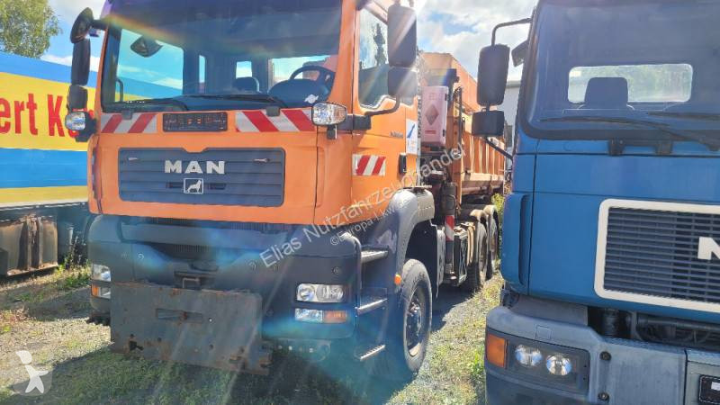 Vehículo de limpieza viaria MAN 33.390