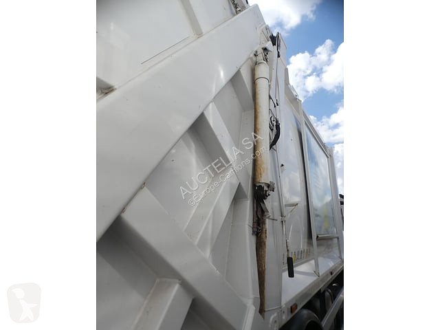 Vehículo de limpieza viaria Renault D19