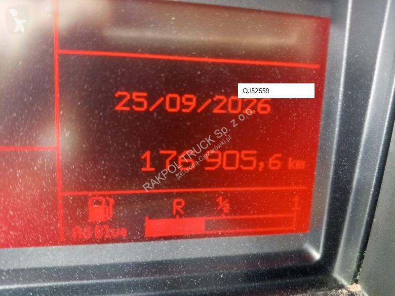 Vehículo de limpieza viaria Renault D19 WIDE