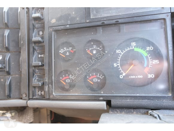 آلة لصيانة الطرق Volvo FL6 14