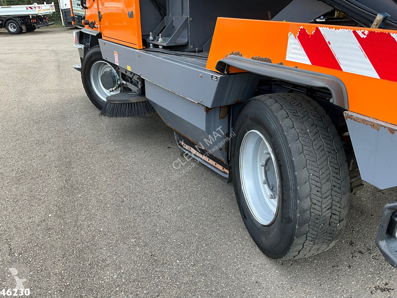 Dulevo 6000T Euro 6 with 3-rd brush road...