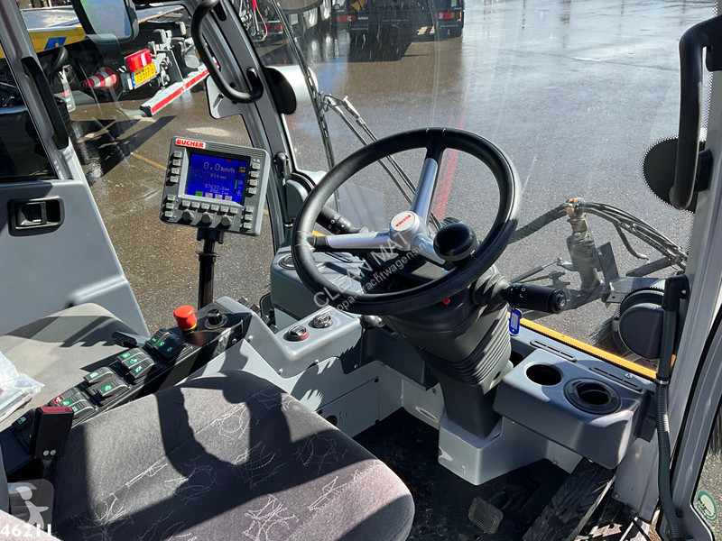Bucher Schoerling Citycat 2020 with 3-rd brush...