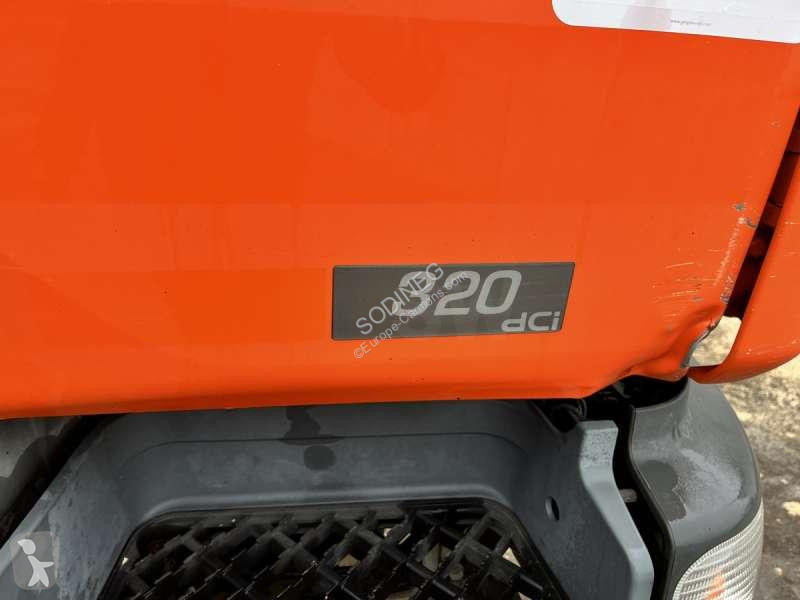 آلة لصيانة الطرق Renault  KERAX 320 DCI