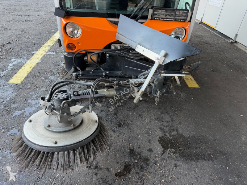 Engin de voirie Bucher Schoerling city cat 2020