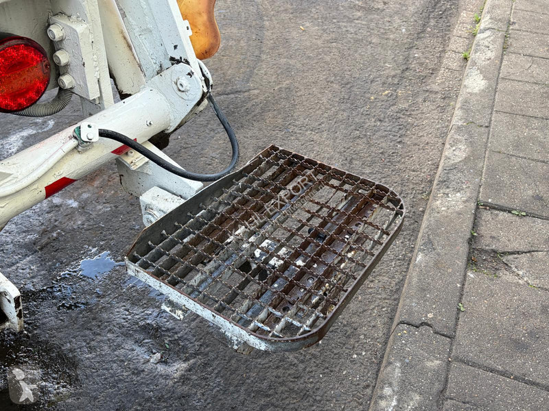 Vehículo de limpieza viaria Mercedes SK 1824 -...