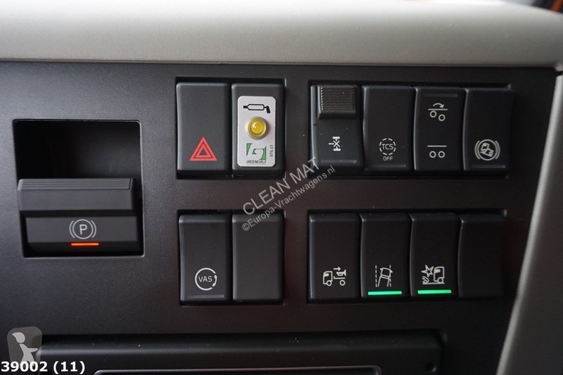Silniční stroje Volvo 330