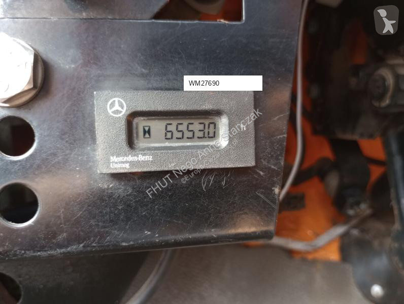 آلة لصيانة الطرق Mercedes UNIMOG U1650 *2001*...