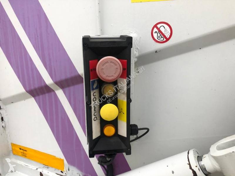 Silniční stroje Iveco 70C14 GUIDA A DESTRA...