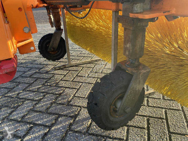 Gemeentevoertuig  Veegmachine HF1600S