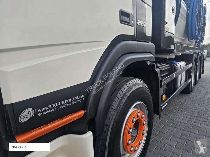 Silniční stroje Volvo ADR KOMBI