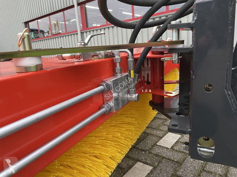 Vägmaskiner  K600-240 Veegmachine