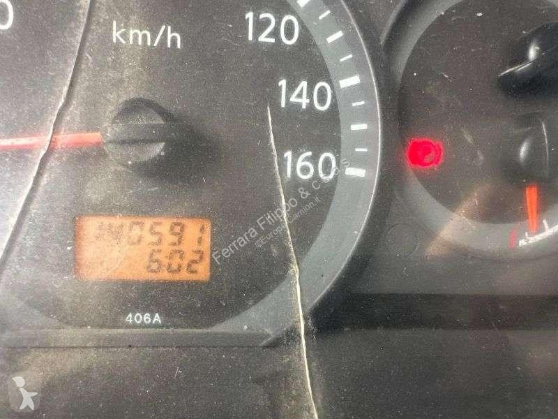 آلة لصيانة الطرق Nissan cabstar 35-11