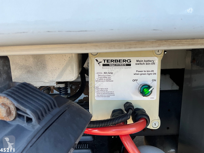 Utilaje pentru drumuri Volvo 300 Terberg...