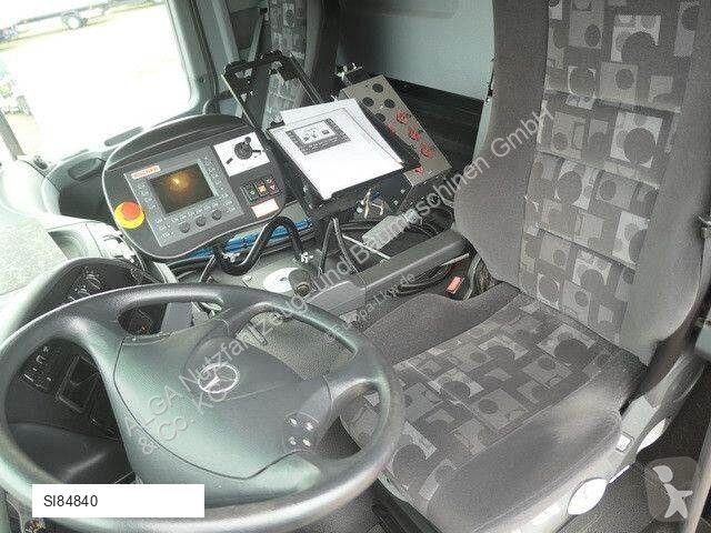 Silniční stroje Mercedes 2032 A 4x4, Bucher...