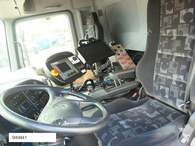 Utilaje pentru drumuri Mercedes 2032 A 4x4,...