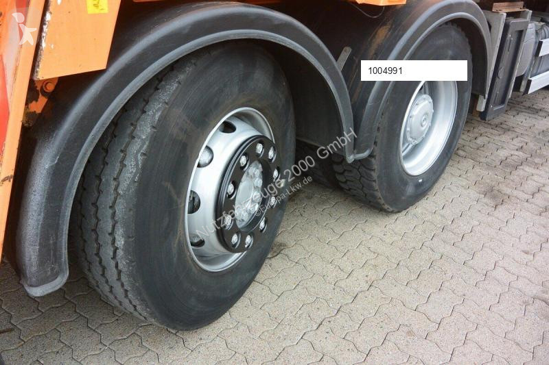 Gemeentevoertuig Mercedes