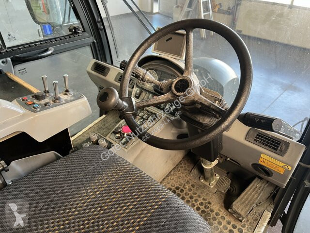 آلة لصيانة الطرق Hako Citymaster CM 2200...