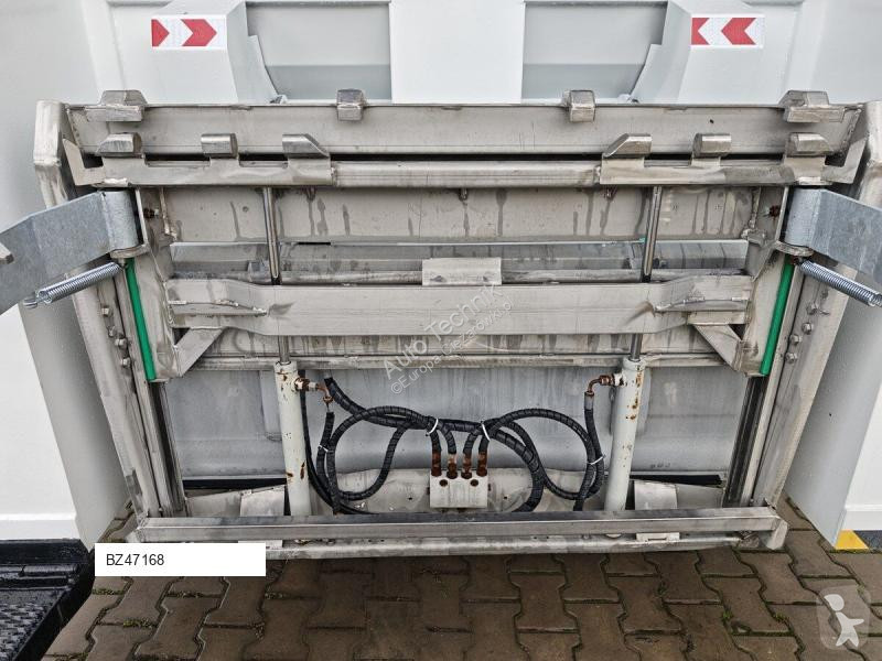 آلة لصيانة الطرق Renault Myjka Container washer...