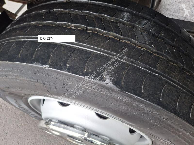 آلة لصيانة الطرق Mercedes 1829 Zamiatarka...
