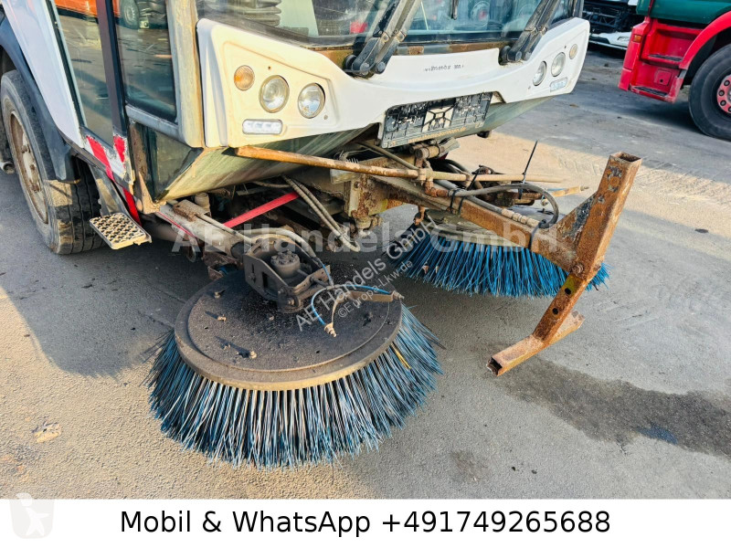 Engin de voirie  Johnston Bucher C401 Sweeper *