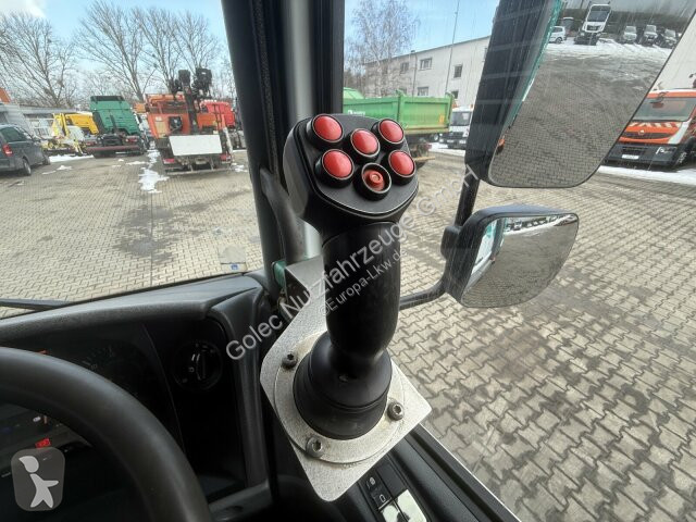 آلة لصيانة الطرق Mercedes Axor 1833...
