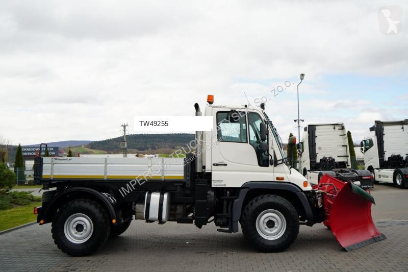 Útfenntartó-és-karbantartógép Mercedes UNIMOG...