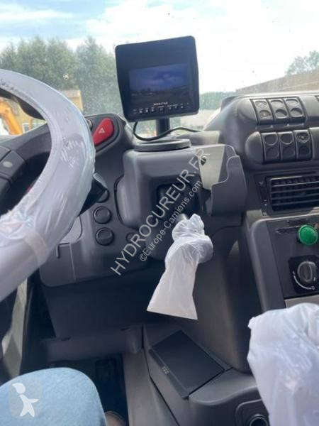آلة لصيانة الطرق Iveco 270